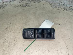 Gebruikte Elektrisch Raam Schakelaar Mercedes C (W204) 2.2 C-220 CDI 16V BlueEFFICIENCY Prijs € 24,20 Inclusief btw aangeboden door Autosloperij de Turk