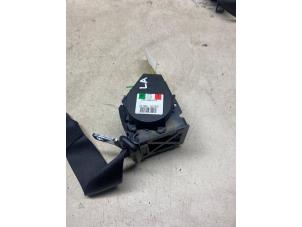Gebruikte Veiligheidsgordel links-achter BMW 1 serie (F21) 114i 1.6 16V Prijs € 24,20 Inclusief btw aangeboden door Autosloperij de Turk