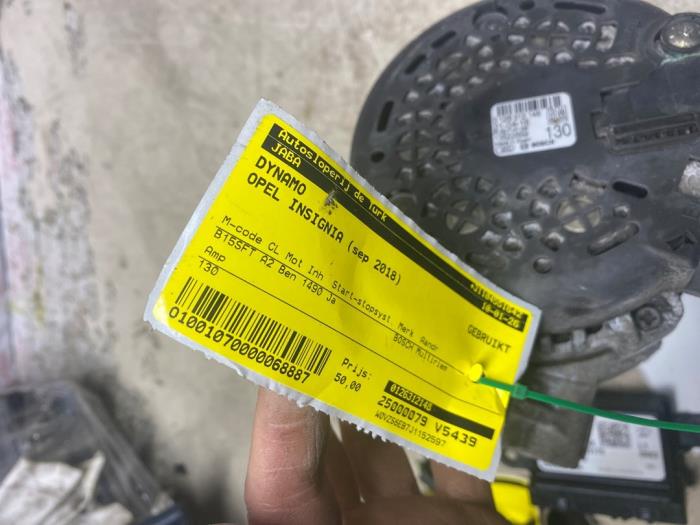 Dynamo van een Opel Insignia Country Tourer 1.5 Turbo 16V 165 2018