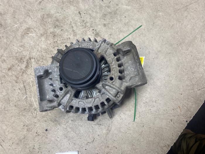 Dynamo van een Opel Insignia Country Tourer 1.5 Turbo 16V 165 2018