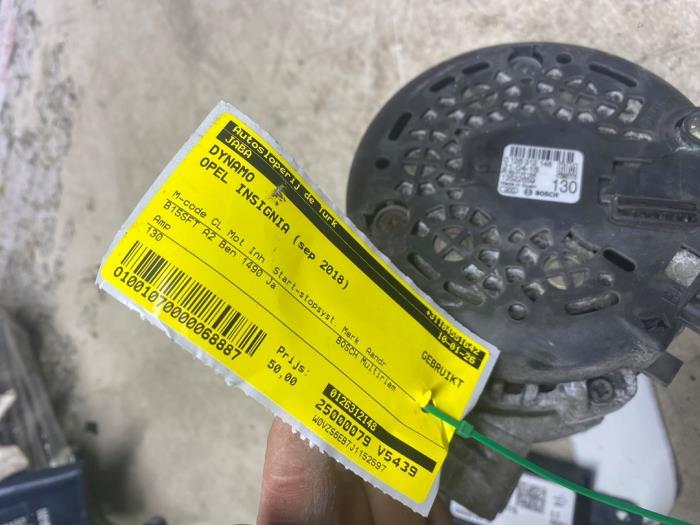 Dynamo van een Opel Insignia Country Tourer 1.5 Turbo 16V 165 2018
