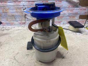 Gebruikte Benzinepomp Volkswagen Eos (1F7/F8) 2.0 TFSI 16V Prijs € 36,30 Inclusief btw aangeboden door Autosloperij de Turk