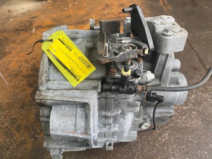 Versnellingsbak van een Audi TT (8J3) 2.0 TFSI 16V 2011