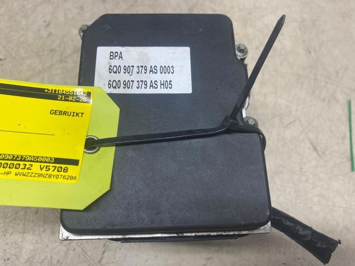 Gebruikte ABS Pomp Volkswagen Polo IV (9N1/2/3) 1.2 Prijs € 48,40 Inclusief btw aangeboden door Autosloperij de Turk