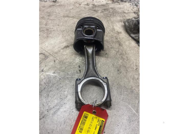 Gebruikte Zuiger Opel Vivaro 2.0 CDTI 122 Prijs € 102,85 Inclusief btw aangeboden door Autosloperij de Turk