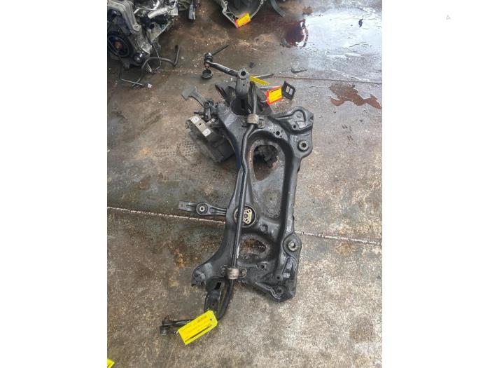 Gebruikte Subframe Skoda Octavia Combi (5EAC) 1.6 TDI Greenline 16V Prijs € 121,00 Inclusief btw aangeboden door Autosloperij de Turk