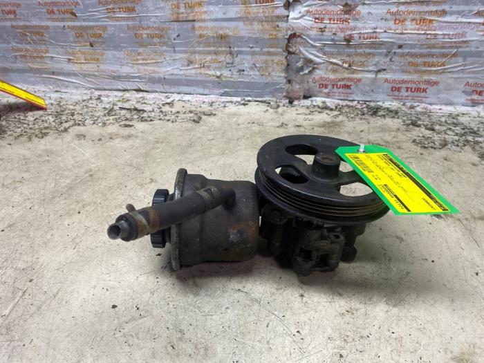 Gebruikte Servopomp Toyota Yaris (P1) 1.0 16V VVT-i Prijs € 18,15 Inclusief btw aangeboden door Autosloperij de Turk