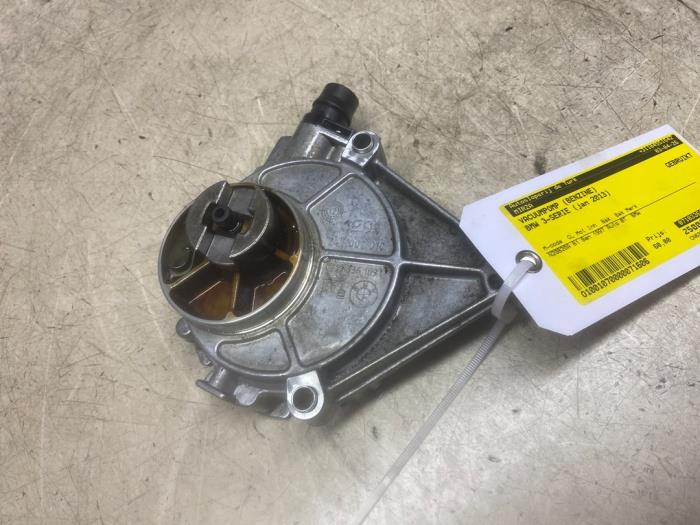 Gebruikte Vacuumpomp (Benzine) BMW 3 serie (F30) 328i 2.0 16V Prijs € 70,18 Inclusief btw aangeboden door Autosloperij de Turk