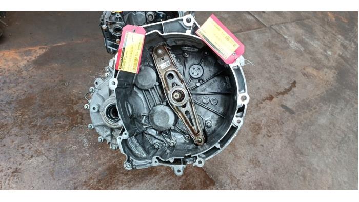 Gebruikte Versnellingsbak Mini Mini (F55) 2.0 16V Cooper S Prijs € 302,50 Inclusief btw aangeboden door Autosloperij de Turk