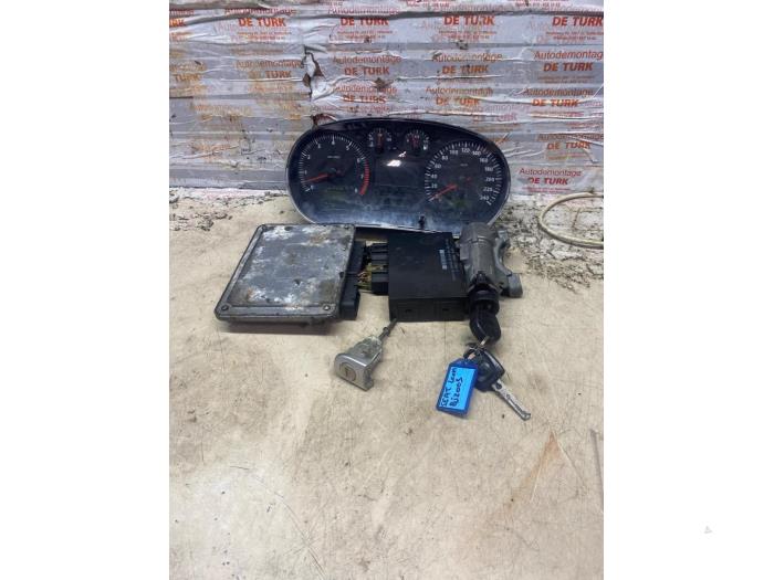 Gebruikte Kontaktslot + computer Seat Leon (1M1) 1.6 16V Prijs € 60,50 Inclusief btw aangeboden door Autosloperij de Turk