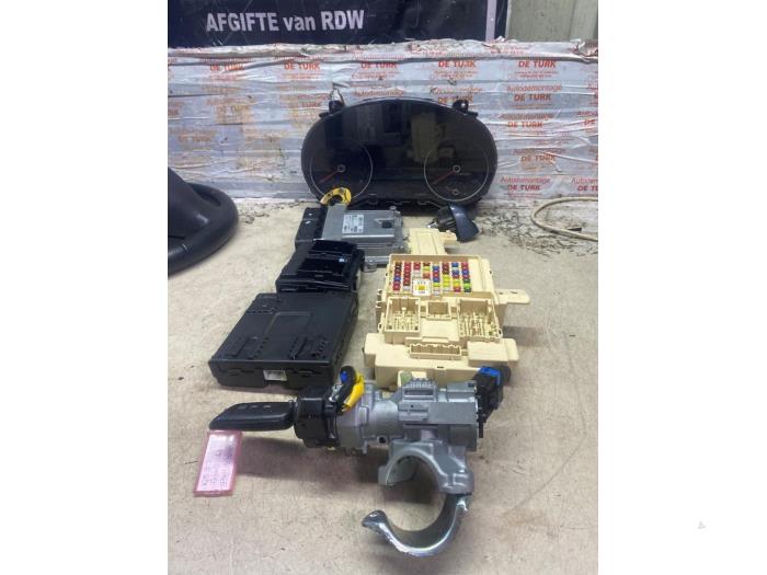 Gebruikte Kontaktslot + computer Kia Sportage (QL) 1.6 GDI 132 16V 4x2 Prijs € 302,50 Inclusief btw aangeboden door Autosloperij de Turk