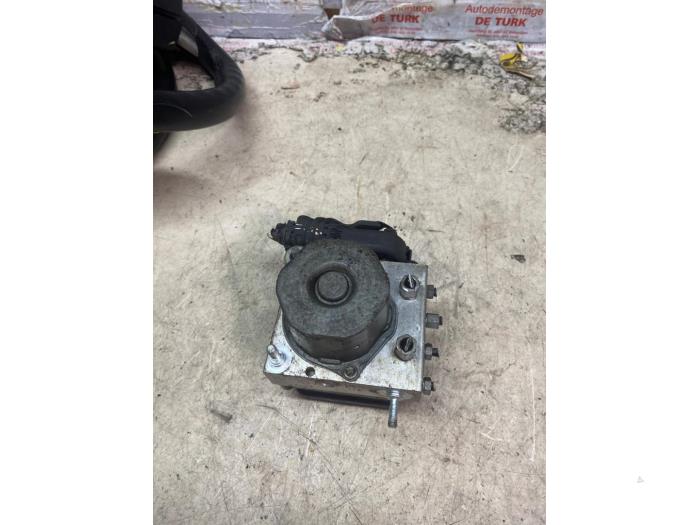 ABS Pomp Nissan Qashqai (J11), 2013 / 2021 1.2 DIG-T 16V, SUV, Benzine, 1.197cc, 85kW (116pk), FWD, HRA2DDT, 2013-11 / 2018-08, J11D (Gebruikt)