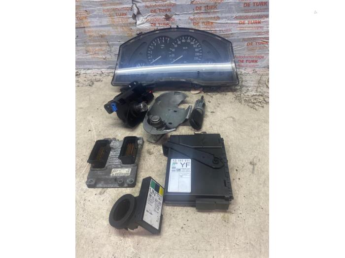 Gebruikte Kontaktslot + computer Opel Meriva (A) 1.4 16V Twinport Prijs € 121,00 Inclusief btw aangeboden door Autosloperij de Turk