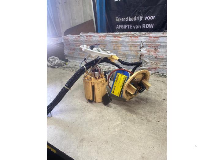 Gebruikte Tank element Pomp Mercedes E (W212) E-220 CDI 16V BlueEfficiency Prijs € 48,40 Inclusief btw aangeboden door Autosloperij de Turk