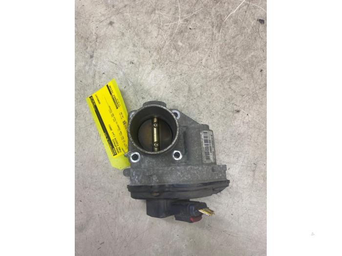 Gebruikte Gasklephuis Ford Fiesta 5 (JD/JH) 1.4 16V Prijs € 36,30 Inclusief btw aangeboden door Autosloperij de Turk