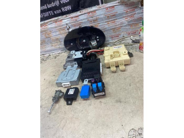 Gebruikte Kontaktslot + computer Kia Sportage (SL) 1.6 GDI 16V 4x2 Prijs € 181,50 Inclusief btw aangeboden door Autosloperij de Turk