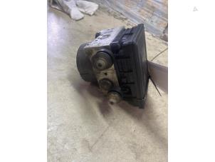 ABS Pomp van een Hyundai i10 (B5) 1.0 12V 2014