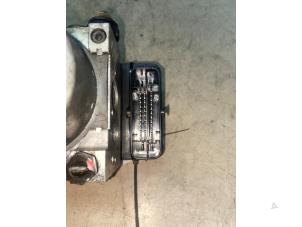 ABS Pomp van een Hyundai i10 (B5) 1.0 12V 2014