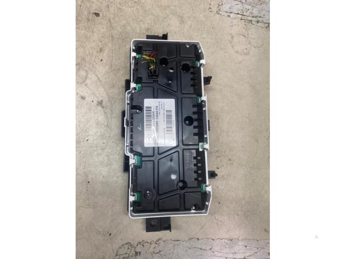 Kontaktslot + computer van een Renault Captur I (2R) 0.9 Energy TCE 12V 2015