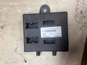 Kontaktslot + computer van een Renault Captur I (2R) 0.9 Energy TCE 12V 2015