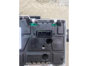 Kontaktslot + computer van een Renault Captur I (2R) 0.9 Energy TCE 12V 2015