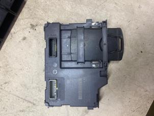 Kontaktslot + computer van een Renault Captur I (2R) 0.9 Energy TCE 12V 2015