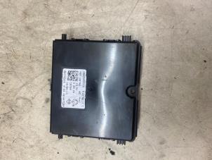 Kontaktslot + computer van een Renault Captur I (2R) 0.9 Energy TCE 12V 2015