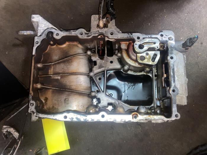 Gebruikte Carterpan Peugeot 308 (L3/L8/LB/LH/LP) 1.2 12V e-THP PureTech 130 Prijs € 96,80 Inclusief btw aangeboden door Autosloperij de Turk