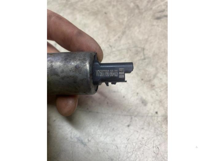 Gebruikte Nokkenas Sensor Peugeot 308 (L3/L8/LB/LH/LP) 1.2 12V e-THP PureTech 130 Prijs € 12,10 Inclusief btw aangeboden door Autosloperij de Turk