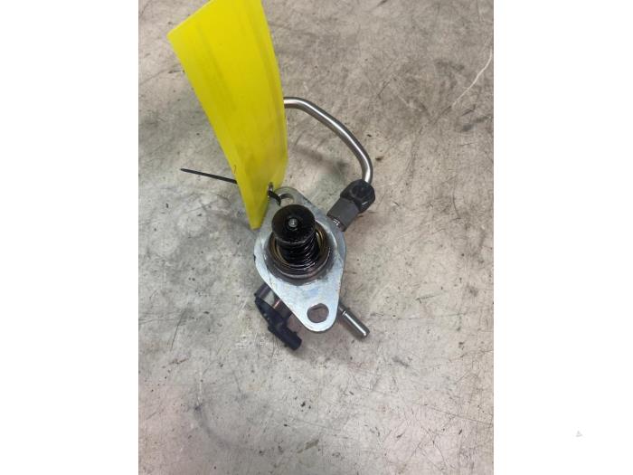 Gebruikte Hogedrukpomp Peugeot 308 (L3/L8/LB/LH/LP) 1.2 12V e-THP PureTech 130 Prijs € 96,80 Inclusief btw aangeboden door Autosloperij de Turk