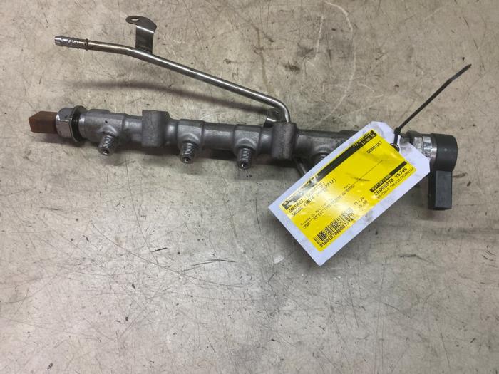 Gebruikte Injector brug Skoda Fabia II Combi 1.2 TDI 12V Greenline Prijs € 18,15 Inclusief btw aangeboden door Autosloperij de Turk