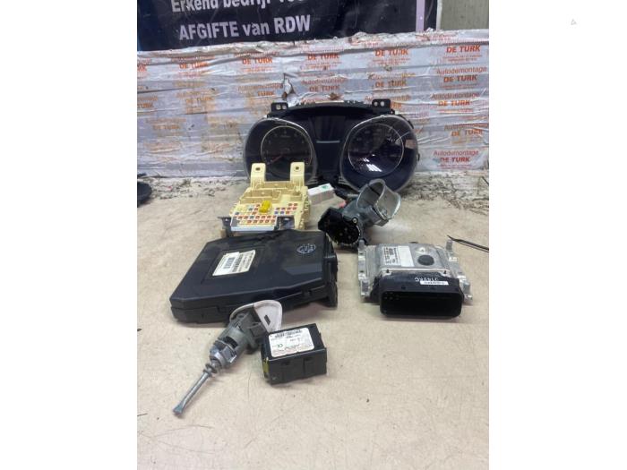 Gebruikte Kontaktslot + computer Hyundai iX20 (JC) 1.4i 16V Prijs € 121,00 Inclusief btw aangeboden door Autosloperij de Turk