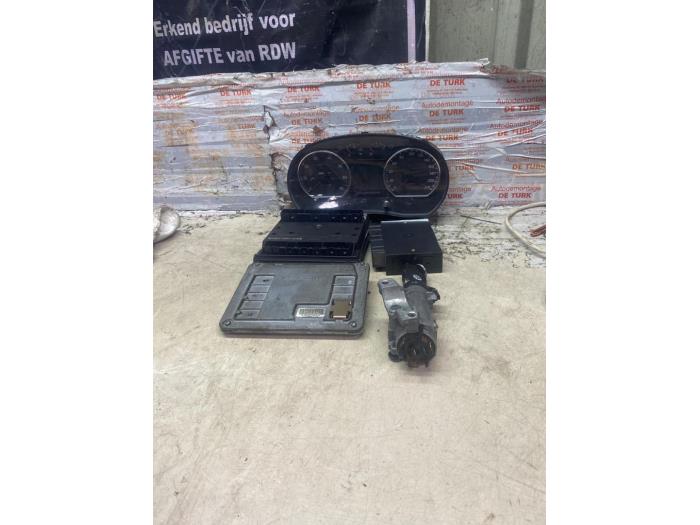 Gebruikte Contactslot + computer Volkswagen Polo IV (9N1/2/3) 1.2 Prijs € 66,55 Inclusief btw aangeboden door Autosloperij de Turk