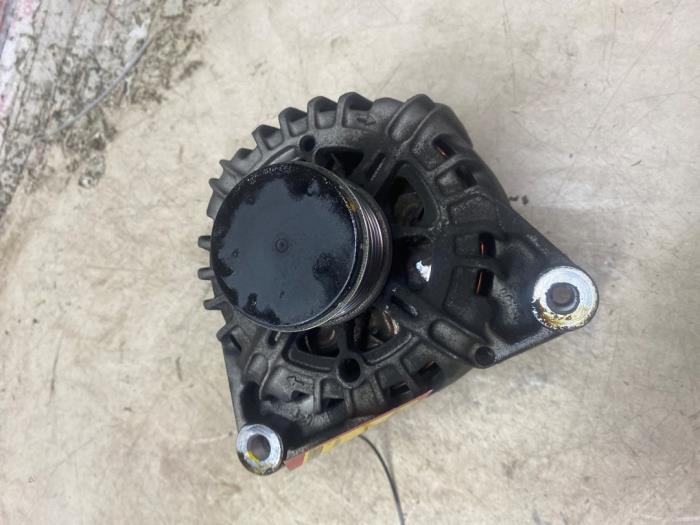 Gebruikte Dynamo Peugeot 2008 (CU) 1.2 12V e-THP PureTech 110 Prijs € 36,30 Inclusief btw aangeboden door Autosloperij de Turk