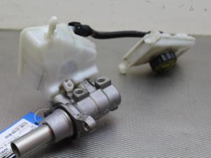 Gebruikte Hoofdremcilinder Peugeot 308 (L3/L8/LB/LH/LP) 1.6 BlueHDi 120 Prijs op aanvraag aangeboden door Gebr Opdam B.V.