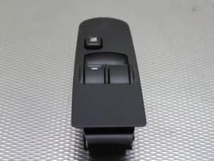 Gebruikte Schakelblok ruiten Mitsubishi Colt (Z2/Z3) 1.3 16V Prijs op aanvraag aangeboden door Gebr Opdam B.V.