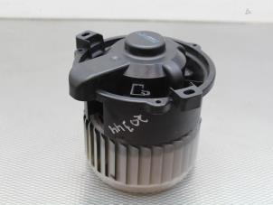 Gebruikte Chaufage Ventilatiemotor Mitsubishi Colt (Z2/Z3) 1.3 16V Prijs op aanvraag aangeboden door Gebr Opdam B.V.