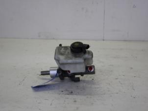 Gebruikte Hoofdremcilinder Volkswagen Golf VI (5K1) 2.0 TDI 16V Prijs € 20,00 Margeregeling aangeboden door Gebr Opdam B.V.