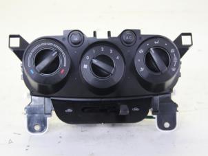 Gebruikte Chaufage Bedieningspaneel Mazda 2 (DE) 1.3 16V S-VT Prijs op aanvraag aangeboden door Gebr Opdam B.V.