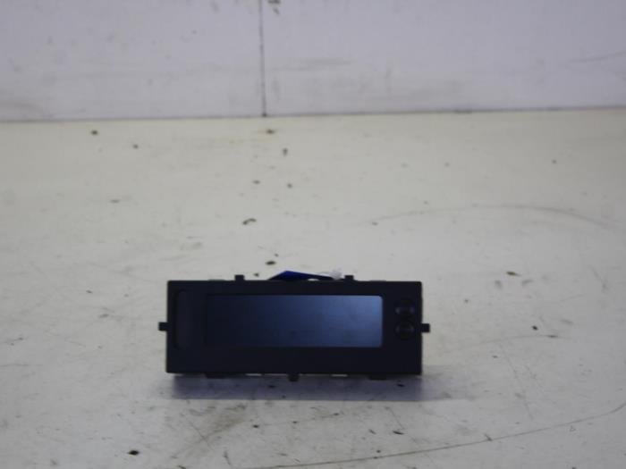 Gebruikte Display Interieur Renault Clio III (BR/CR) 1.2 16V 75 Prijs € 34,00 Margeregeling aangeboden door Gebr Opdam B.V.