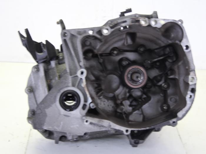 Gebruikte Versnellingsbak Renault Clio III (BR/CR) 1.2 16V 75 Prijs € 149,00 Margeregeling aangeboden door Gebr Opdam B.V.