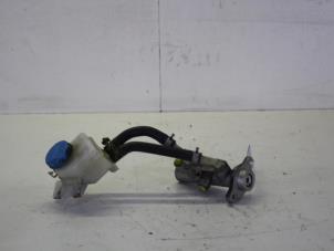 Gebruikte Hoofdremcilinder Nissan Almera Tino (V10M) 1.8 16V Prijs € 20,00 Margeregeling aangeboden door Gebr Opdam B.V.