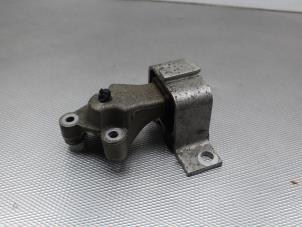 Gebruikte Motorsteun Dacia Sandero I (BS) 1.2 16V Prijs op aanvraag aangeboden door Gebr Opdam B.V.