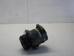 Gebruikte Pomp Airco Renault Scénic I (JA) 2.0 16V IDE Prijs € 30,00 Margeregeling aangeboden door Gebr Opdam B.V.