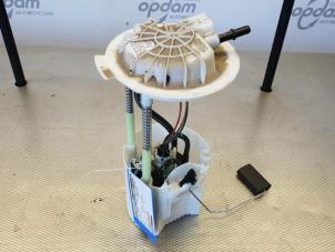 Gebruikte Benzinepomp Dodge Nitro 4.0 R/T V6 24V 4x4 Prijs € 128,00 Margeregeling aangeboden door Gebr Opdam B.V.