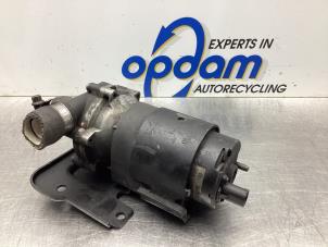 Gebruikte Waterpomp Mercedes S (W220) 4.0 S-400 CDI V8 32V Prijs € 42,00 Margeregeling aangeboden door Gebr Opdam B.V.