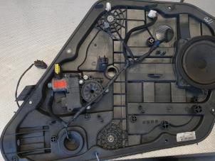 Gebruikte Raammechaniek 4Deurs rechts-achter Hyundai i40 CW (VFC) 1.7 CRDi 16V Prijs € 30,00 Margeregeling aangeboden door Gebr Opdam B.V.