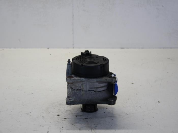 Gebruikte Dynamo Seat Cordoba (6C2/6K2) 1.6i SXE Prijs € 26,00 Margeregeling aangeboden door Gebr Opdam B.V.