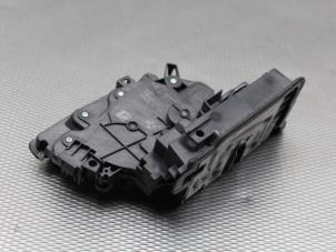 Gebruikte Deurslot Mechaniek 4Deurs links-voor BMW 2 serie Active Tourer (F45) 218i 1.5 TwinPower Turbo 12V Prijs € 38,00 Margeregeling aangeboden door Gebr Opdam B.V.