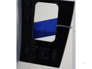 Gebruikte Ruit schakelaar elektrisch Mercedes CLK (C208) 3.2 320 V6 18V Prijs € 55,00 Margeregeling aangeboden door Gebr Opdam B.V.